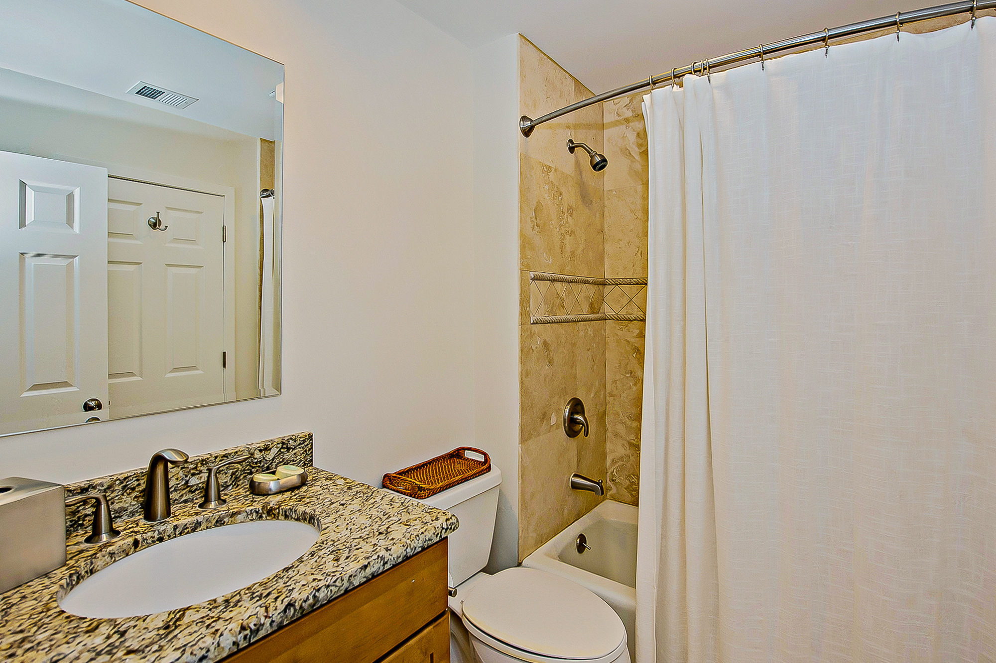 14-Turnberry-LaneTwo-Doubles-Bathroom-2667-big.jpeg