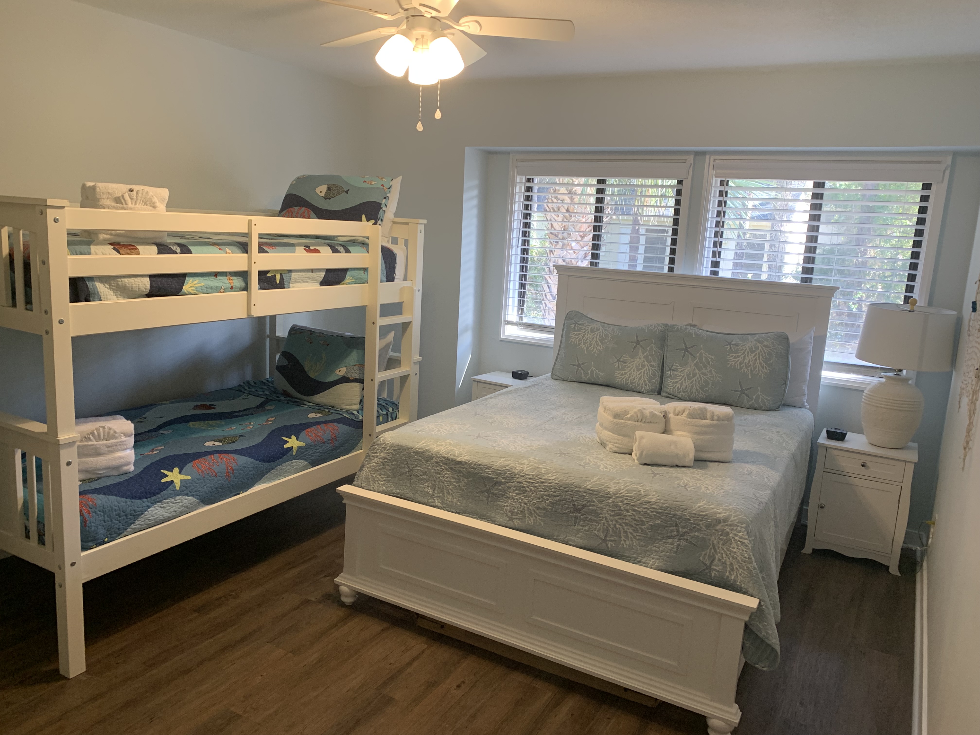 1405-South-Beach-VillasBunk-Bed-with-Queen-Bed-12341-big.jpeg