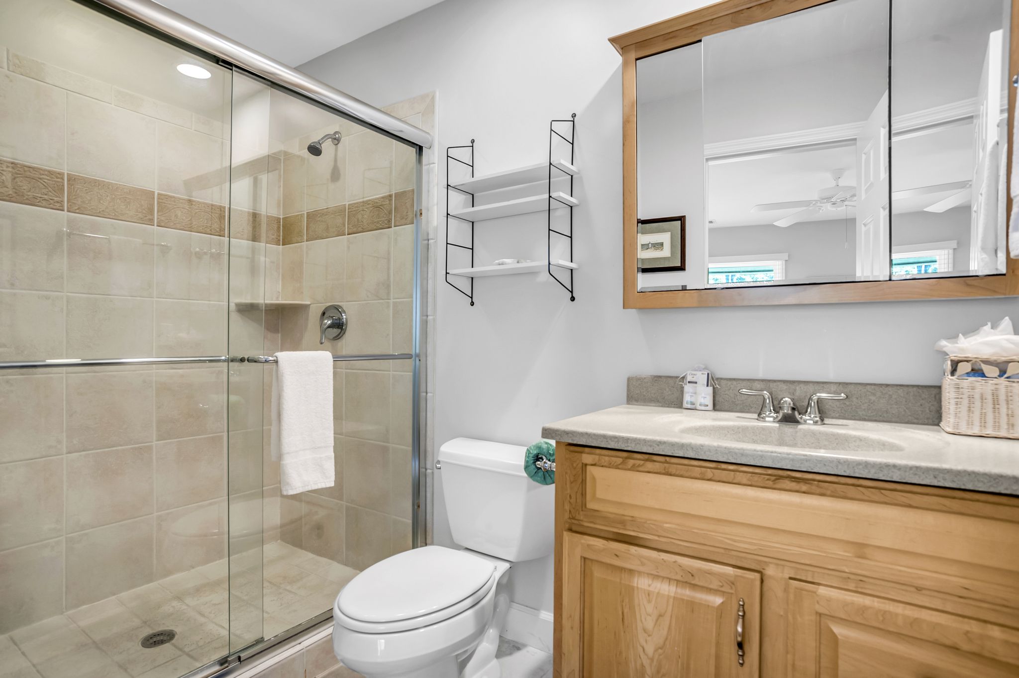 19-Bald-Eagle-WestKing-Bathroom-17989-big.jpeg