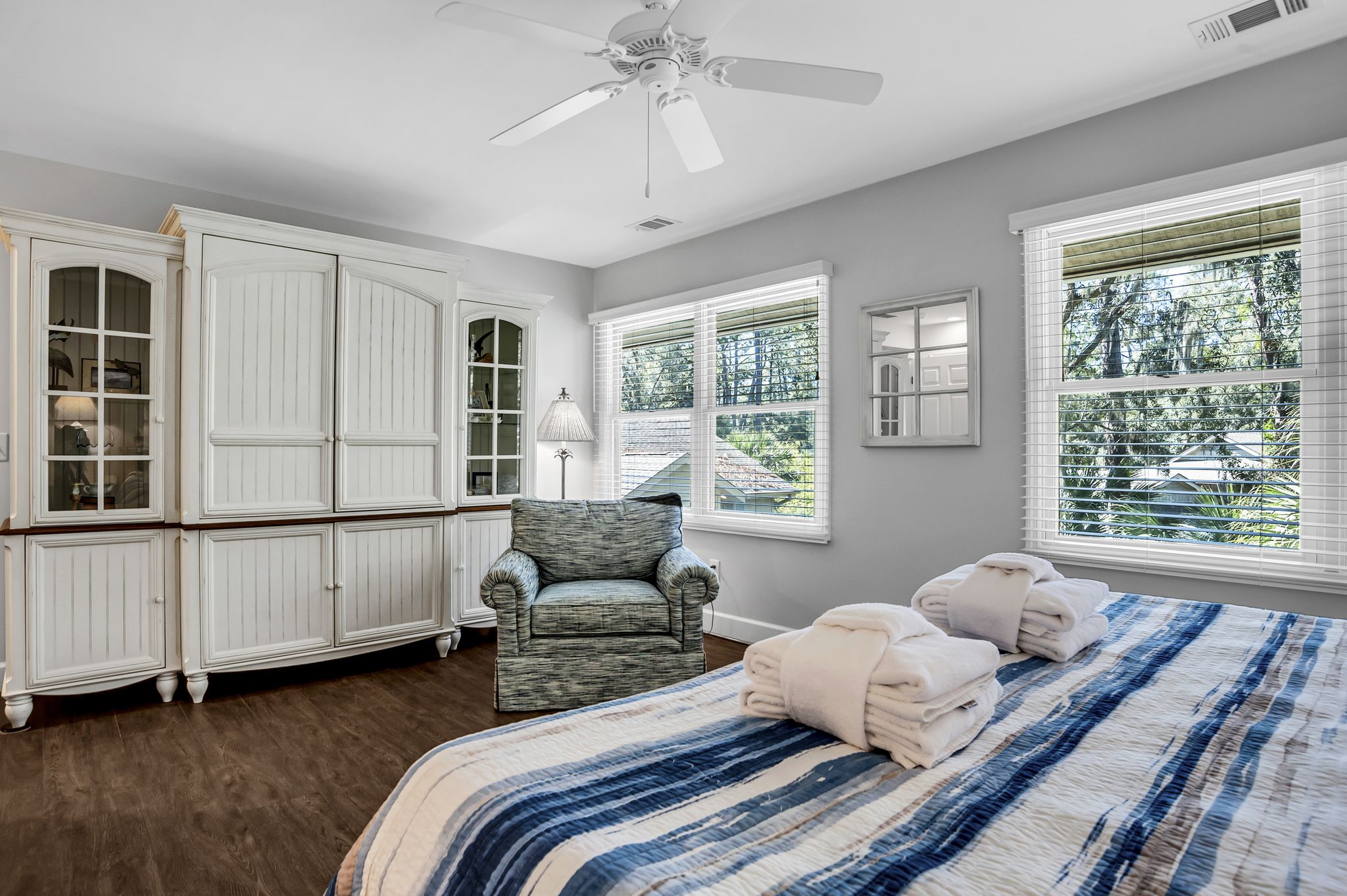 19-Bald-Eagle-WestKing-Bedroom-17988-big.jpeg