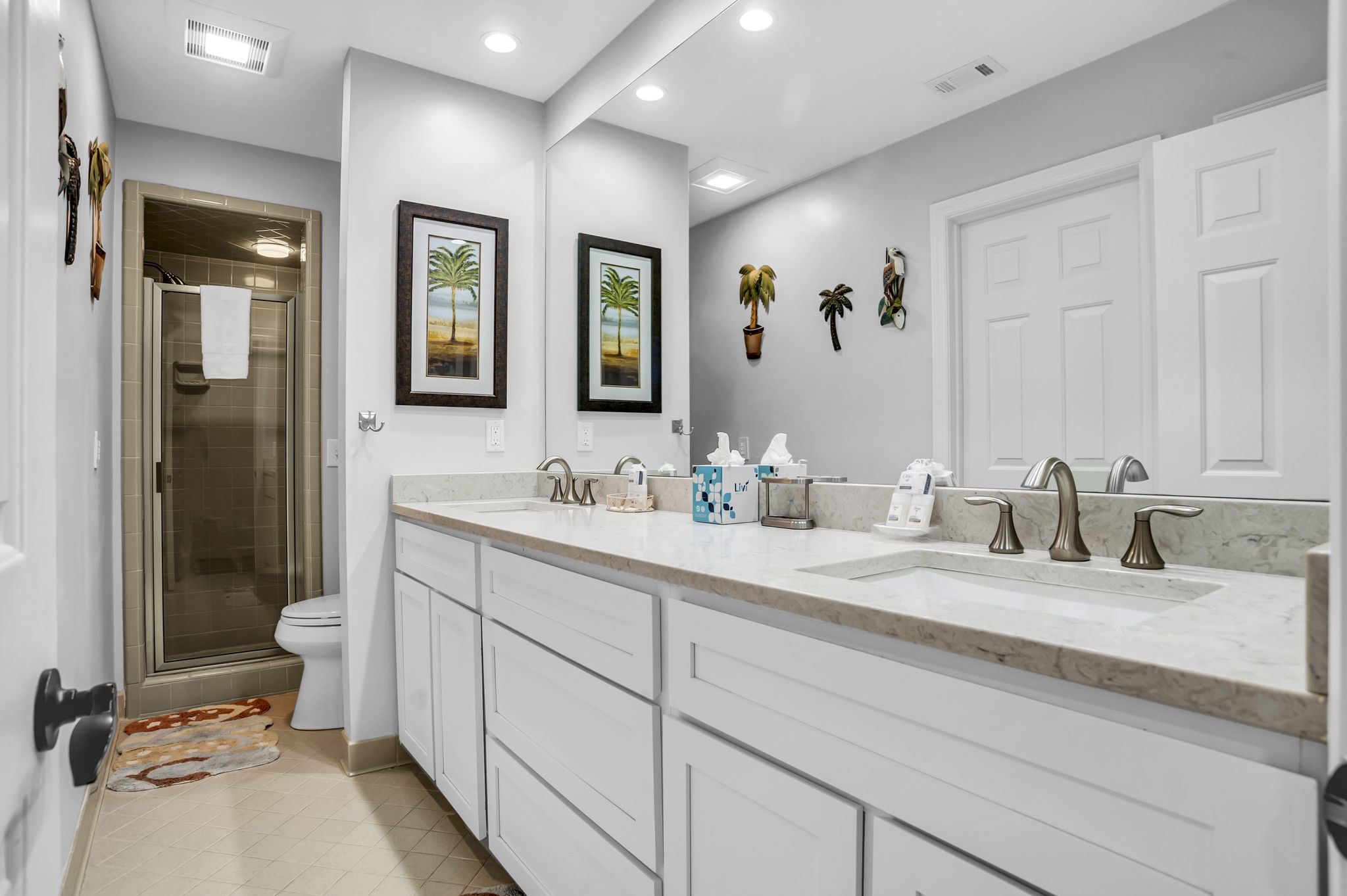 19-Bald-Eagle-WestQueen-Bathroom-17992-big.jpeg