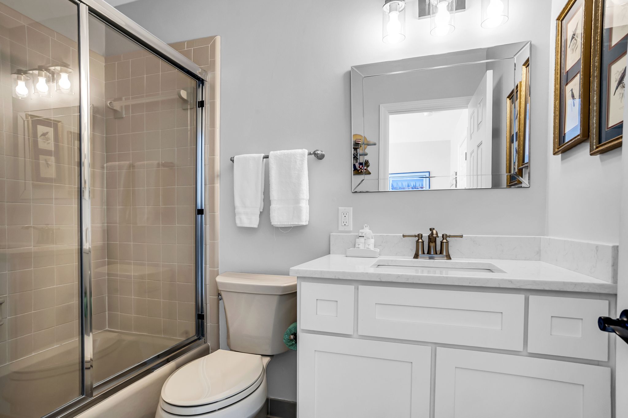 19-Bald-Eagle-WestQueen-Bathroom-17997-big.jpeg