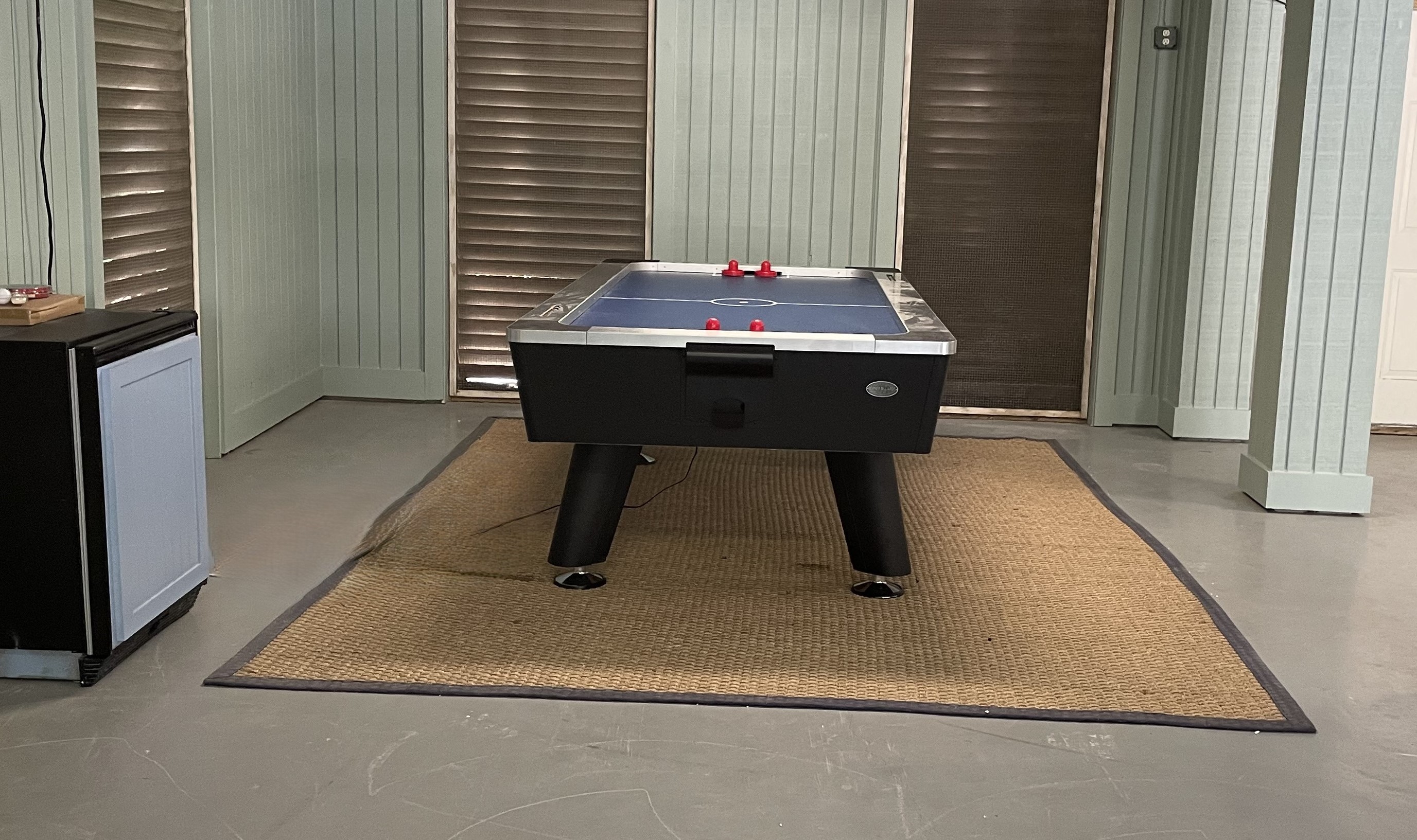 2-Belted-KingfisherGarage-air-hockey-18388-big.jpeg
