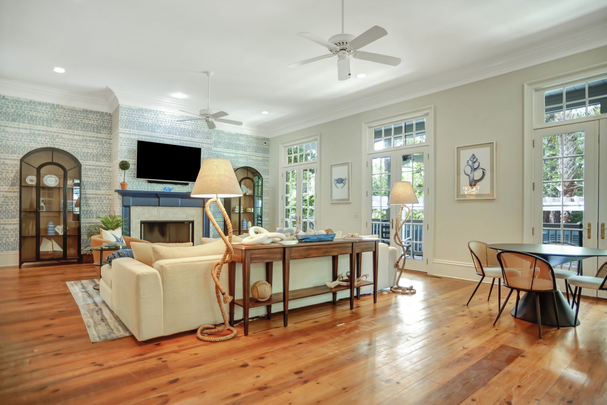 2-Belted-KingfisherLiving-Room-18351-big.jpeg