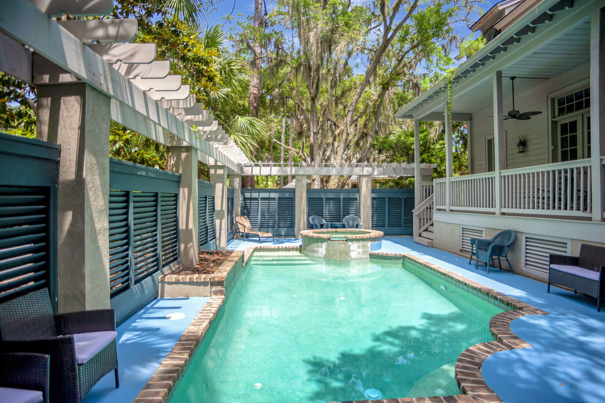 2-Belted-KingfisherPrivate-Pool-and-Spa-18394-big.jpeg