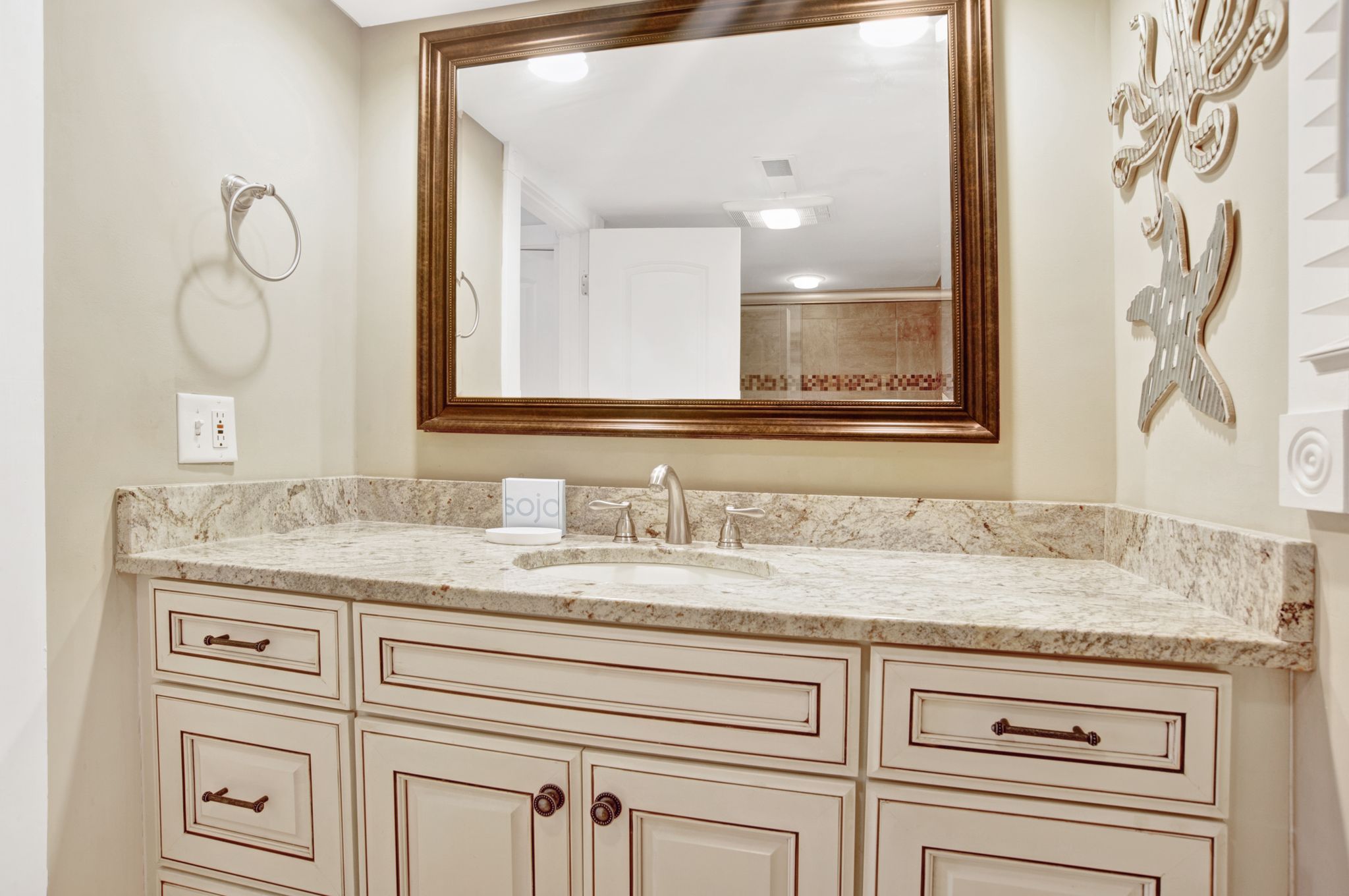 271-Stoney-Creek-Villa-18928-big.jpeg