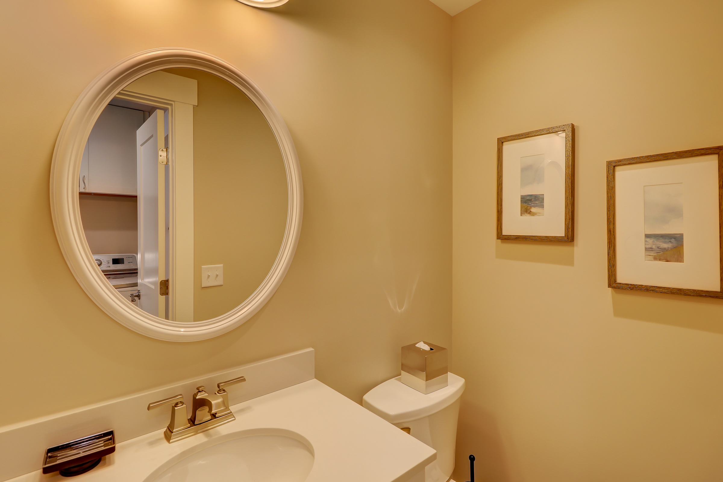 337-Greenwood-DriveHalf-Bathroom-17563-big.jpeg