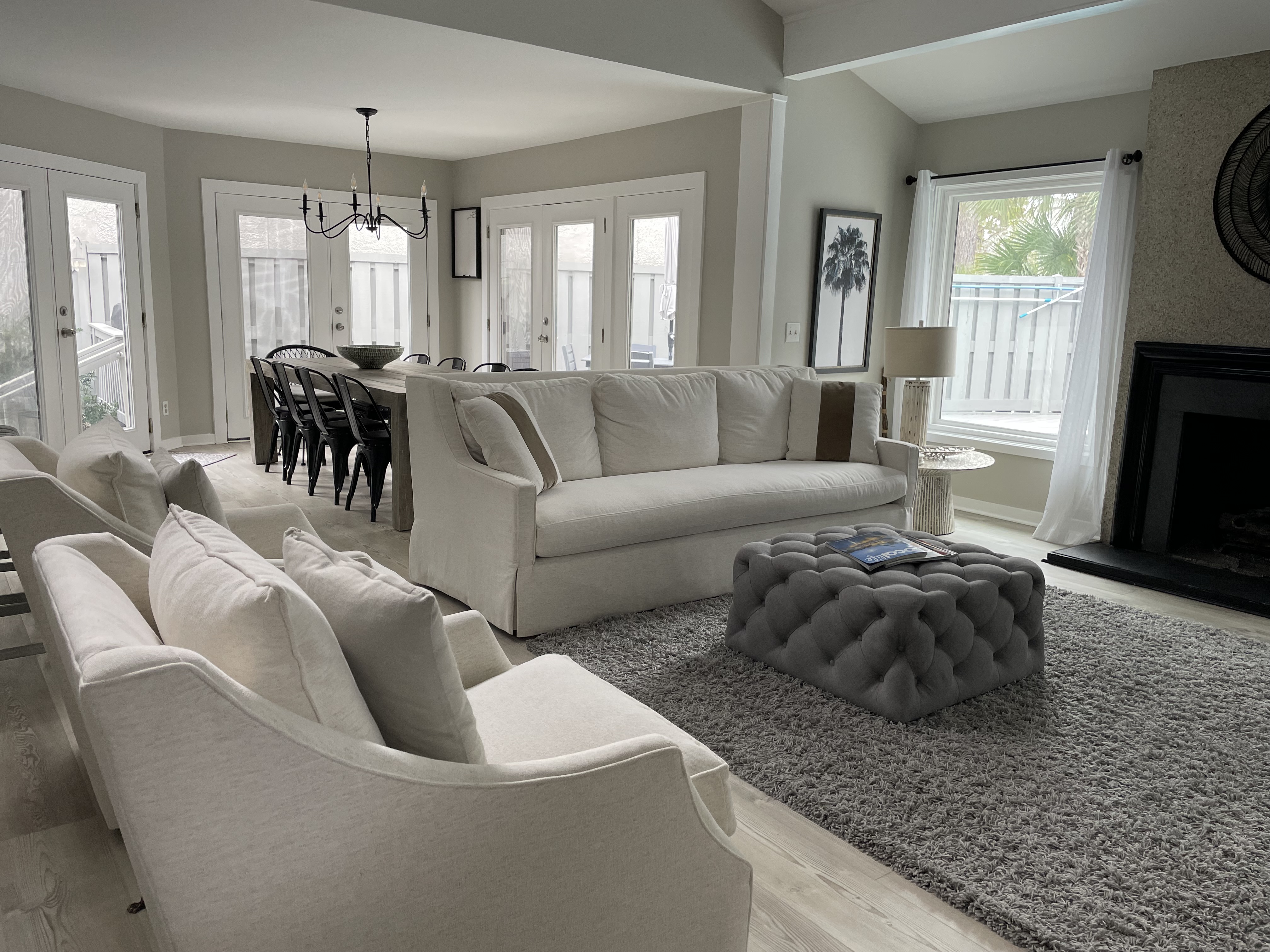 8-Windjammer-CourtLiving-Room-13287-big.jpeg