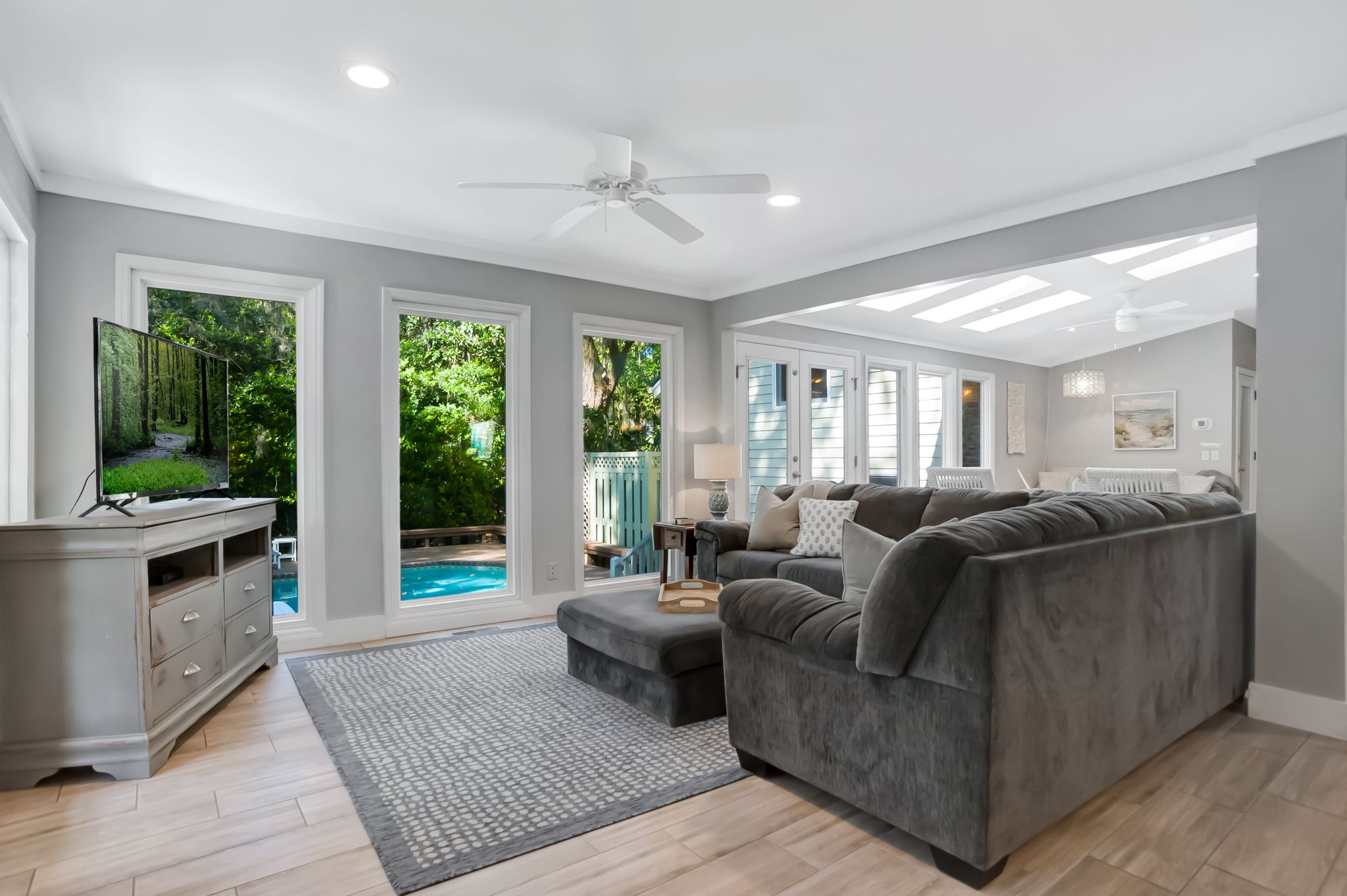 9-Planters-Wood-CourtFormal-Living-Room-17584-big.jpeg
