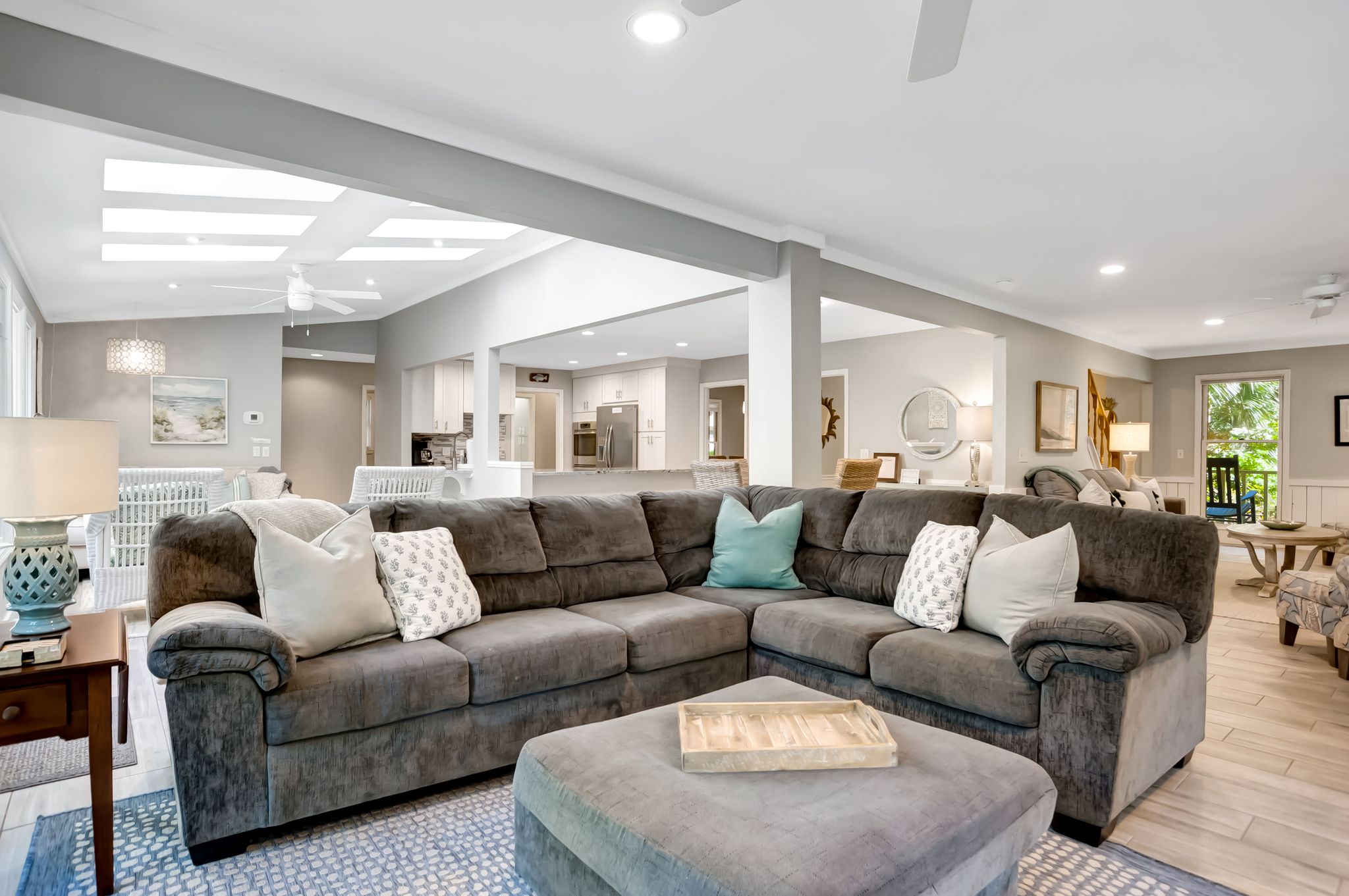 9-Planters-Wood-CourtFormal-Living-Room-17586-big.jpeg