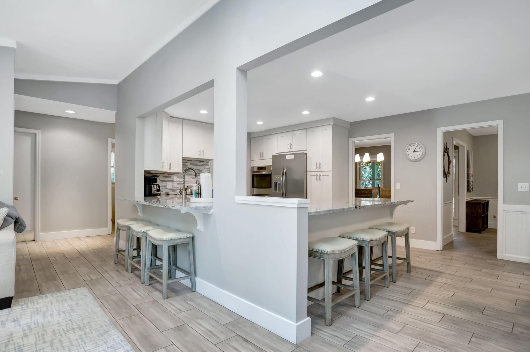9-Planters-Wood-CourtKitchen-17593-big.jpeg