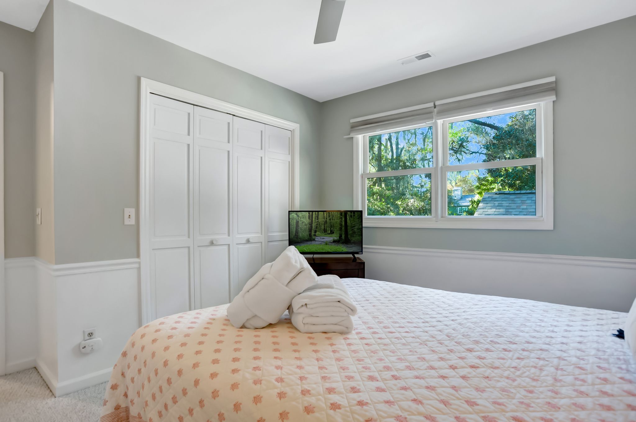 9-Planters-Wood-CourtQueen-Bedroom-17615-big.jpeg
