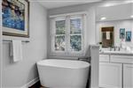 19-Bald-Eagle-WestKing-Bathroom-17980-small.jpeg