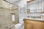 19-Bald-Eagle-WestKing-Bathroom-17989-small.jpeg