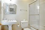 2-Belted-KingfisherTwin-Bathroom-18380-small.jpeg